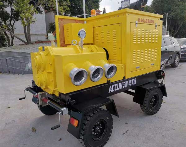 移動(dòng)泵車 移動(dòng)泵車